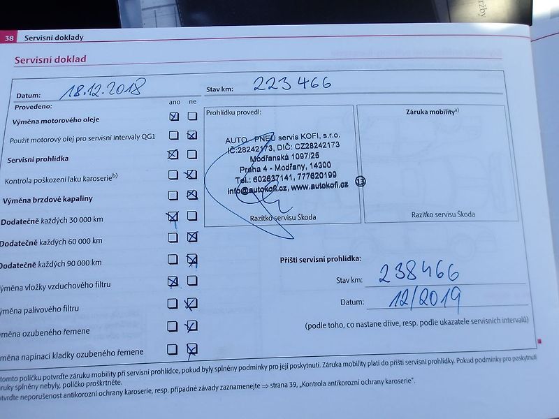 Škoda Octavia 2,0TDi DSG !!! ČR 2.MAJITEL ! - fotka 32 z 43