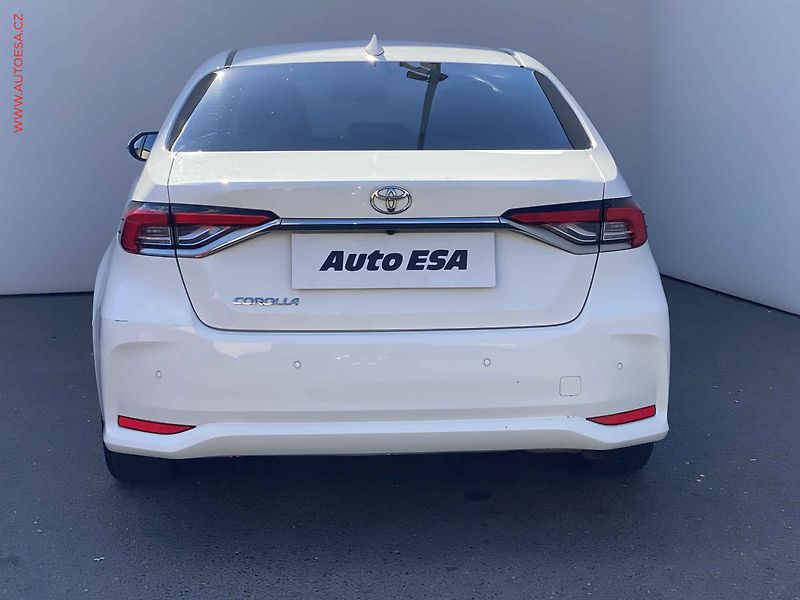 Toyota Corolla (2023) 1.5i, 1.maj,ČR, Comfort, AT - fotka 5 z 23