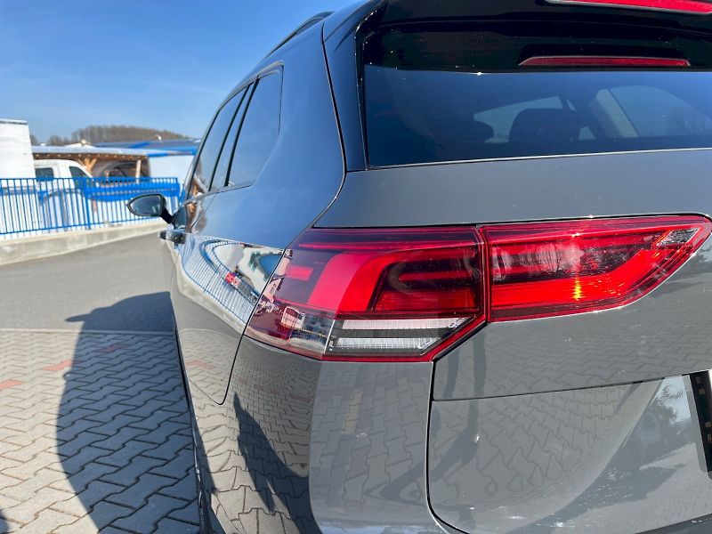 Volkswagen Golf (2022) Variant 1,0TSi 81kW Life 6G - fotka 15 z 33