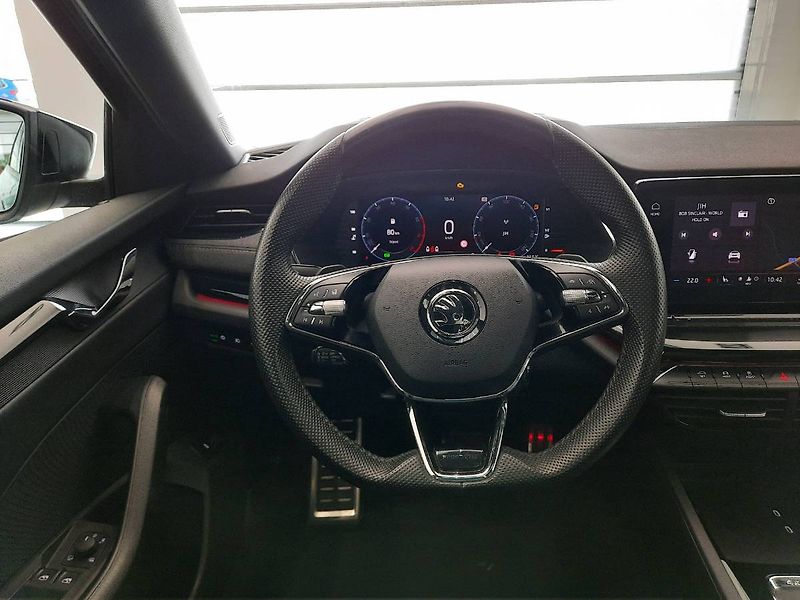 Škoda Octavia (2022) Combi Sportline 2.0 TSI 4x4 (1 - fotka 14 z 31