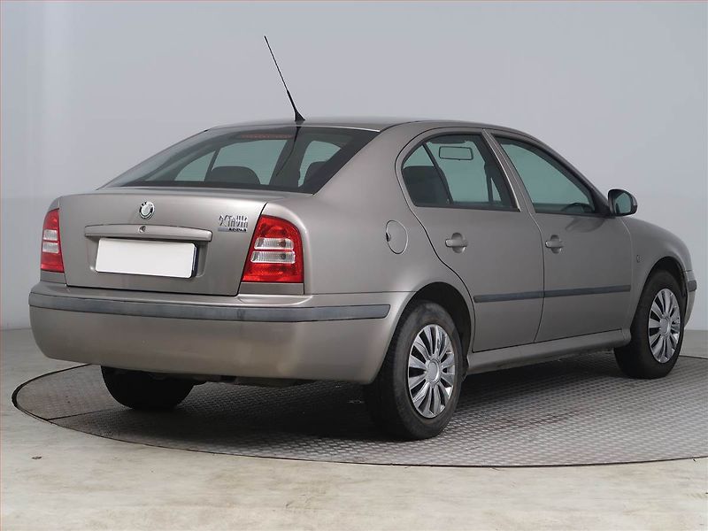 Škoda Octavia (2010) 1.6, po STK, jezdí výborně - fotka 5 z 12