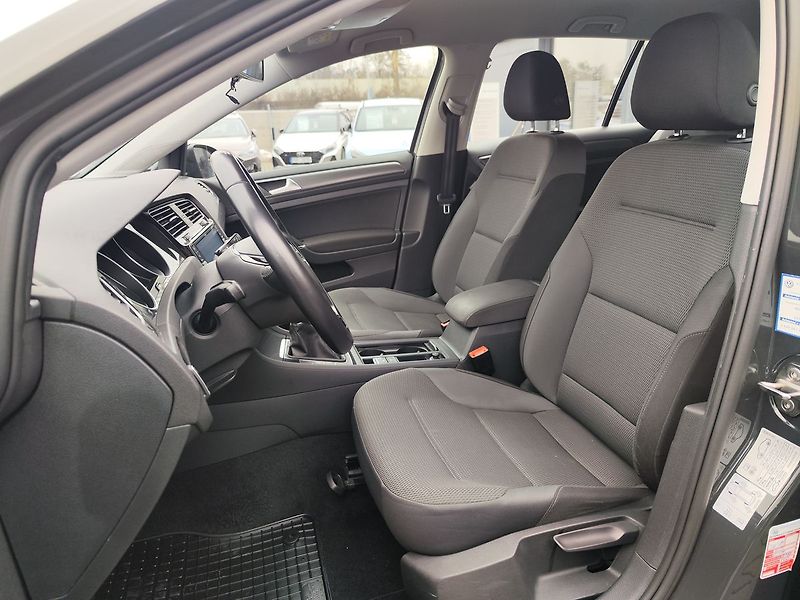Volkswagen Golf 1.0 TSI/85kW Maraton Edition - fotka 13 z 29