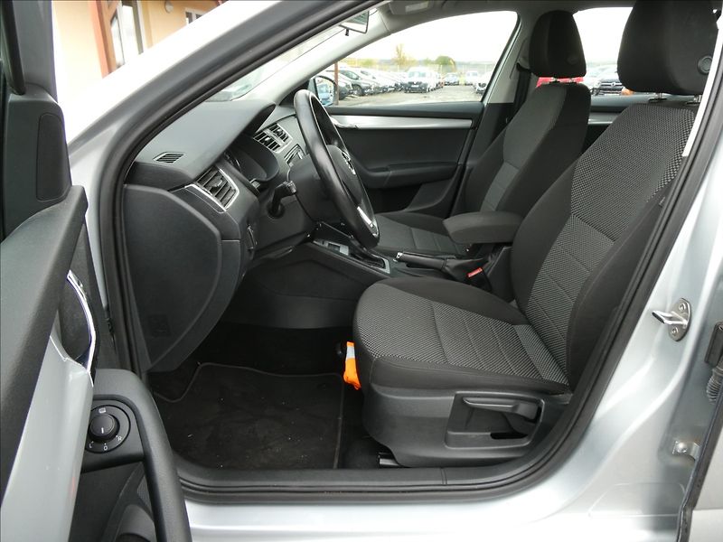 Škoda Octavia 1,4 TSi 110kW DSG, 2x Alu kola - fotka 20 z 42