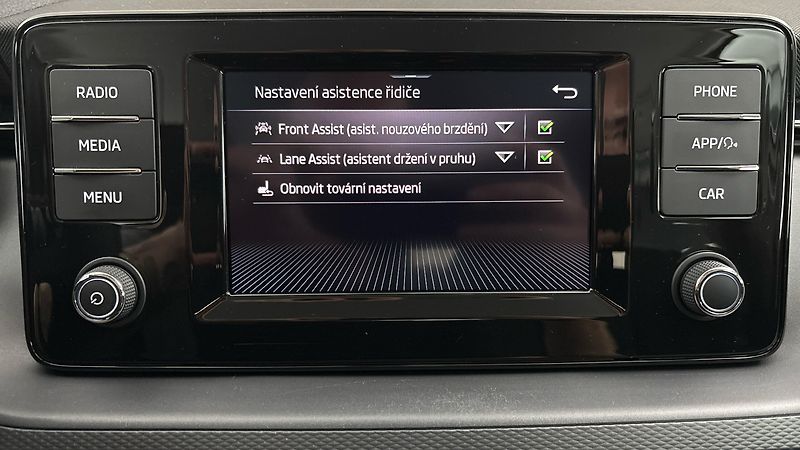 Škoda Scala 1.0 TSI Ambition - fotka 23 z 23