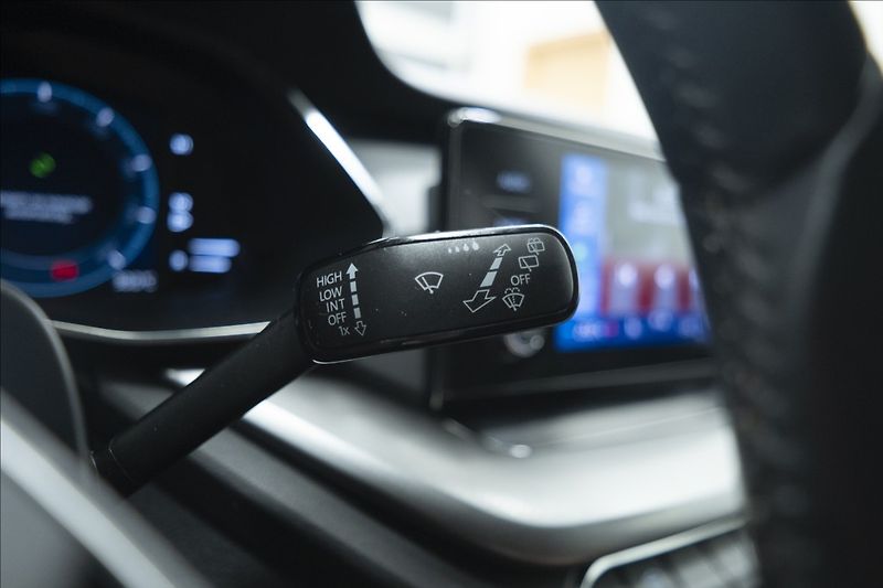 Škoda Octavia 2,0 TDI VÝHŘEV ČR 2x KOLA - fotka 21 z 35