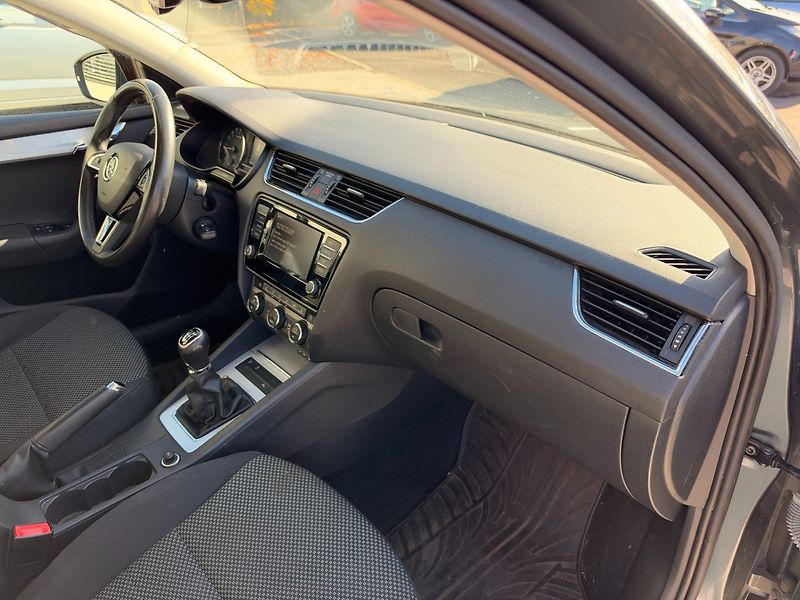 Škoda Octavia (2016) 1.6 TDI 81kW - fotka 28 z 35