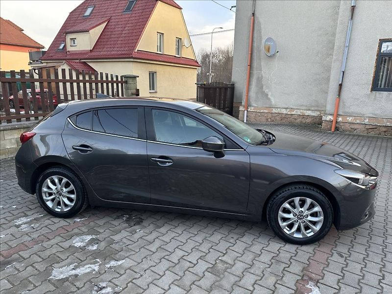 Mazda 3 2,0 EXCLUSIVE G120 - fotka 2 z 26