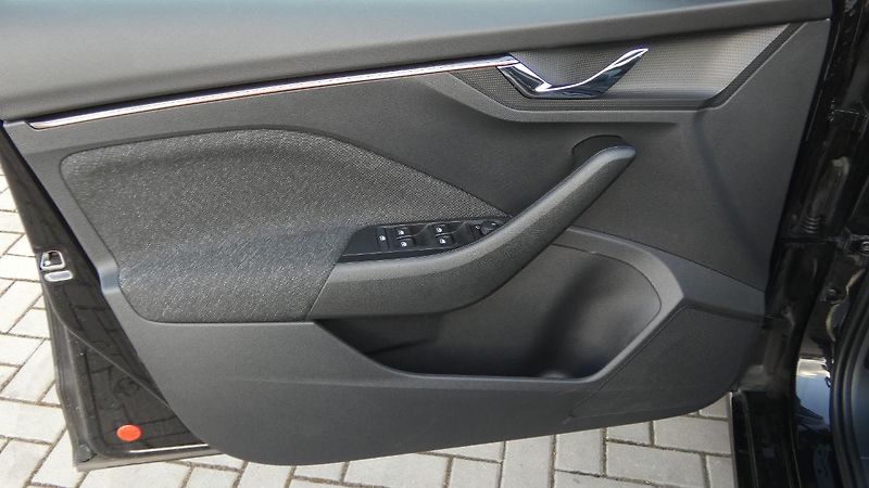 Škoda Scala 1.0 TSI Style DSG - fotka 8 z 22
