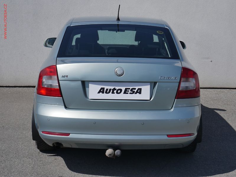 Škoda Octavia (2009) 1.6MPi, ČR, Klima - fotka 5 z 15