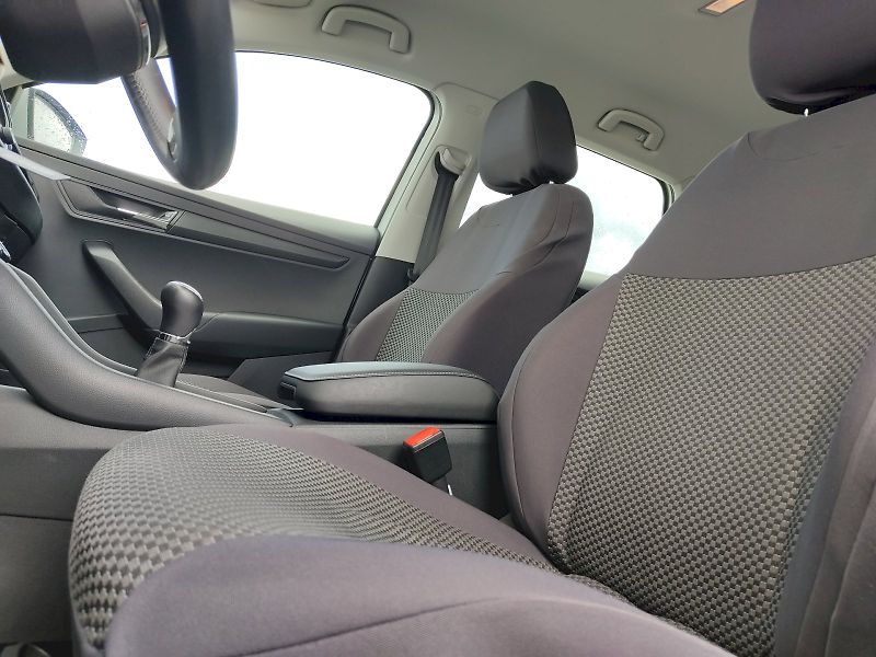 Škoda Karoq (2021) Active 1,5 Tsi - fotka 22 z 34