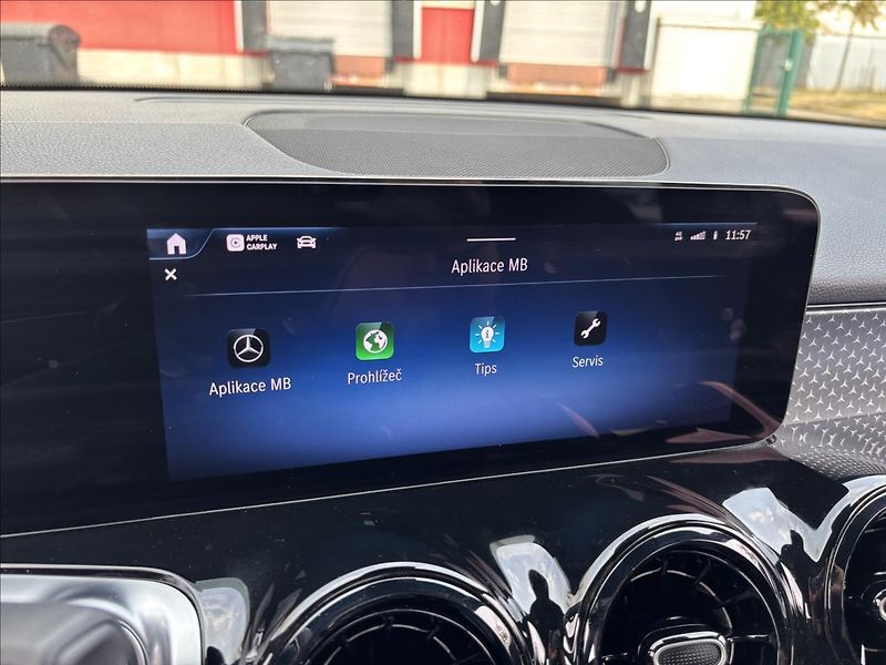 Mercedes-Benz GLB 2,0 200d 110kW 4Matic DCT - fotka 49 z 52