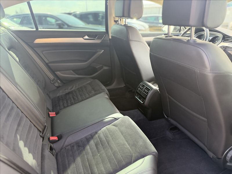 Volkswagen Passat 2,0 110kW R-LINE 93tKm ČR DPH - fotka 37 z 41
