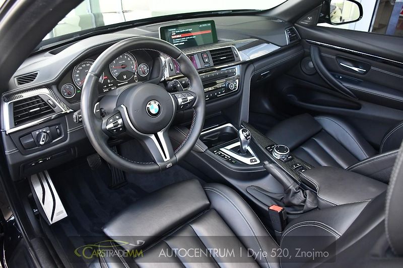 BMW M4 3.0 317kW HUD LED DPH - fotka 17 z 57
