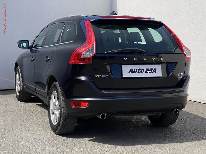 Volvo XC60 (2012) 2.4 D3 AWD, Summum, AT, +ALU - fotka 6 z 19