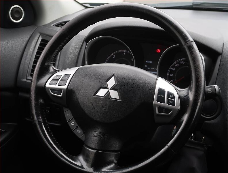 Mitsubishi ASX (2011) 1.8 DI-D MIVEC, 4X4 - fotka 18 z 18