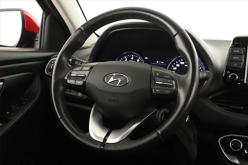 Hyundai i30 (2021) Comfort 1.0 T-GDI, ČR,1.maj - fotka 8 z 13