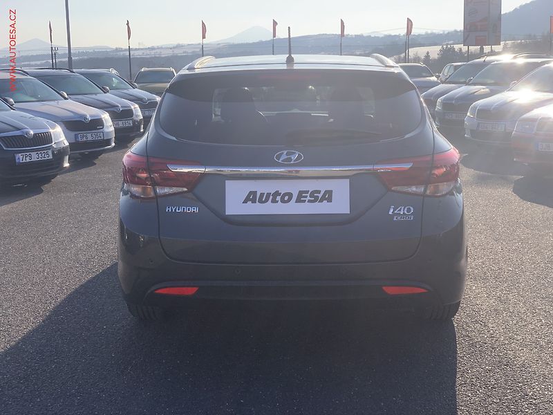 Hyundai i40 (2015) 1.7 CRDi, Automat - fotka 5 z 17