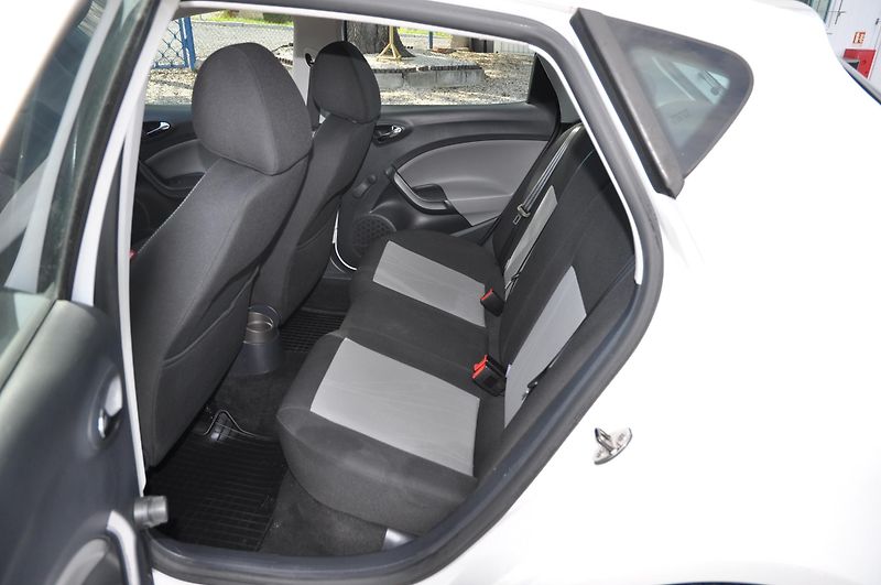 Seat Ibiza 1.2i 51kW Style - fotka 7 z 15