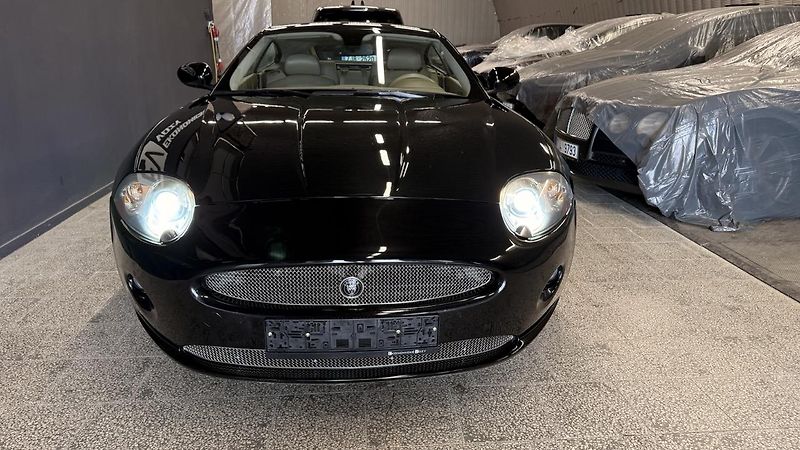 Jaguar XK (2009) V8 3.5i, REZERVOVÁNO - fotka 42 z 55