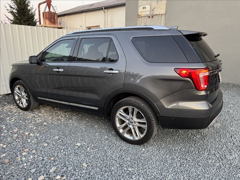 Ford Explorer 3,5 V6 268kW 4X4 PLATINUM - fotka 10 z 50