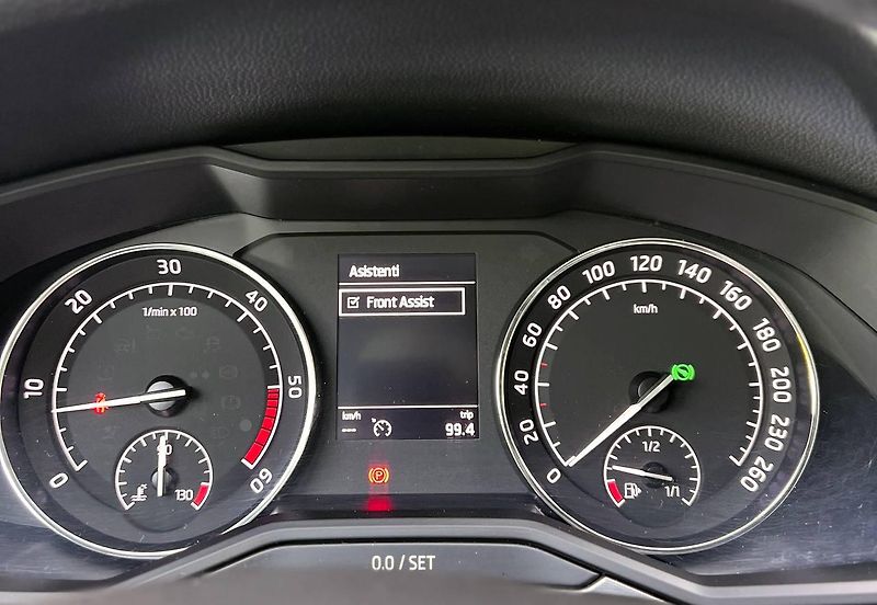 Škoda Superb (2016)  III COMBI 2.0 TDI DSG 140 KW - fotka 24 z 25
