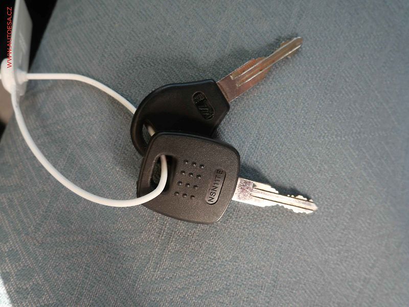 Nissan Micra (2002) 1.0 i, Klima - fotka 11 z 11