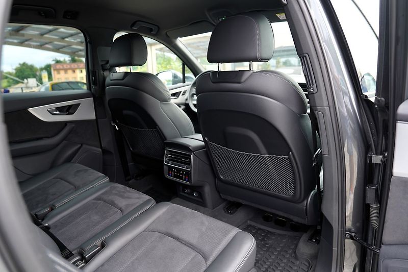 Audi Q7 50 TDI/Q/360/20/Sline/DPH - fotka 34 z 50