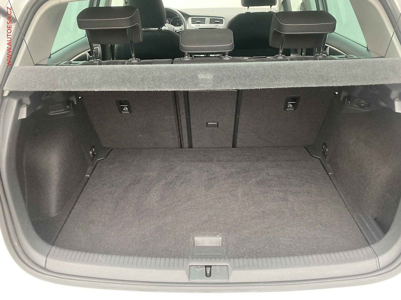Volkswagen Golf (2015) 1.4 TSi, Lounge, TZ, navi - fotka 7 z 17