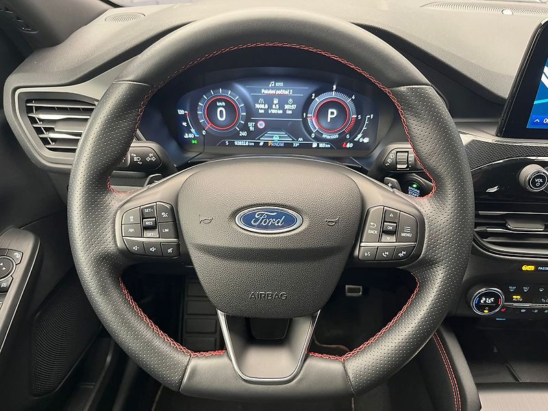 Ford Kuga 2,0 EB ST-Line 140kW AWD - fotka 8 z 55