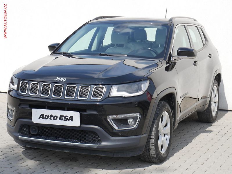 Jeep Compass (2019) 1.4 T, Limited, TZ, kůže - fotka 3 z 20