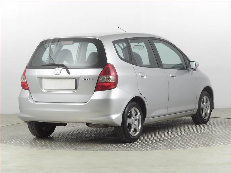 Honda Jazz (2008) 1.4 i-DSI, levný provoz - fotka 5 z 18