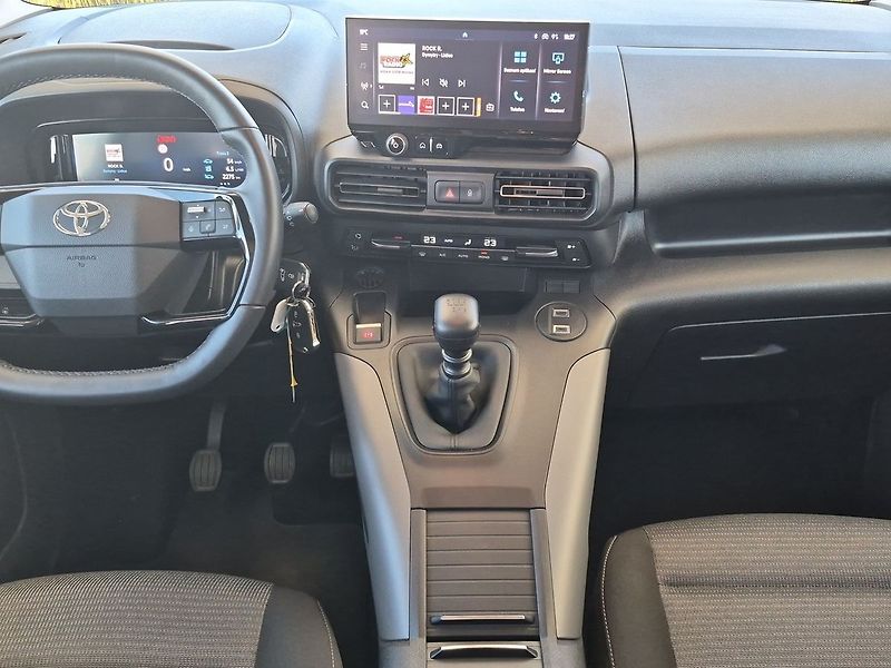 Toyota ProAce City Verso Family  1.5L 130 - 6 MT  Famil - fotka 10 z 26