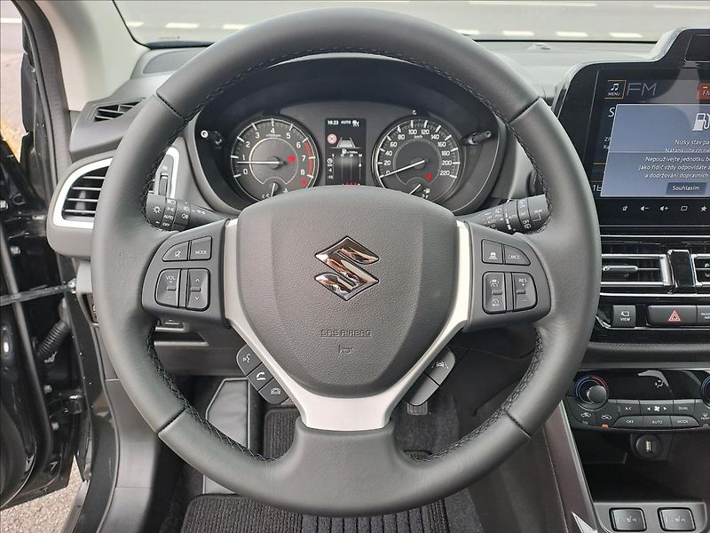 Suzuki S-Cross (2026) 1,4 BoosterJet Elegance Pano - fotka 10 z 25
