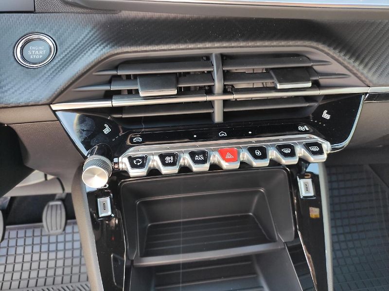 Peugeot 2008 (2026) ALLURE 1.2 TURBO 100k 2xkamera - fotka 22 z 27