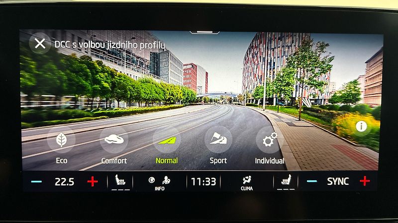 Škoda Octavia 2.0 TDI DSG RS - fotka 28 z 28