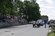 Tradiční závod S kopce do kopce si nenechalo letos ujít na sedm desítek posádek historických automobilů a motocyklů