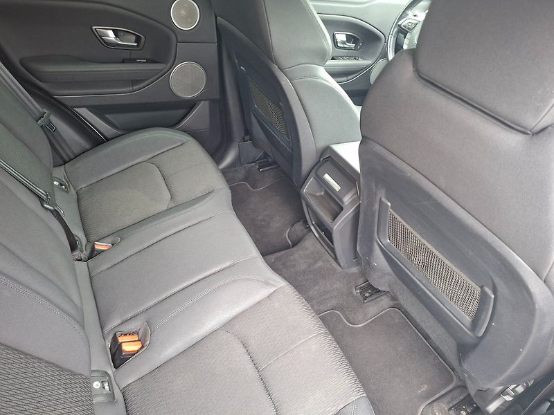 Land Rover Range Rover Evoque (2017) 2.0TD4 110kW 4X4 -NOVÉ V ČR - fotka 27 z 42