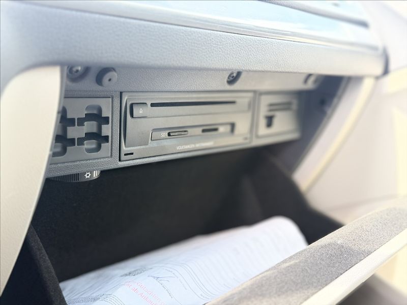 Volkswagen Golf TSI DSG F1 NAVI SERVISKA - fotka 21 z 32