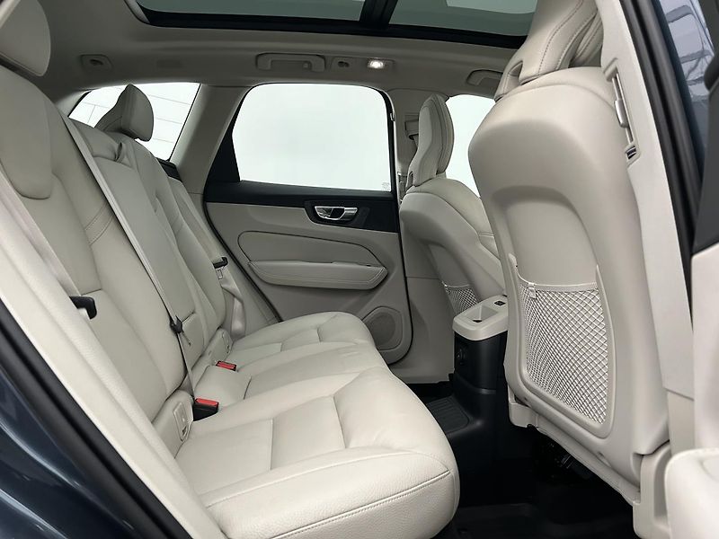 Volvo XC60 2.0 T6 4x4 Recharge PLUS Panor - fotka 15 z 28