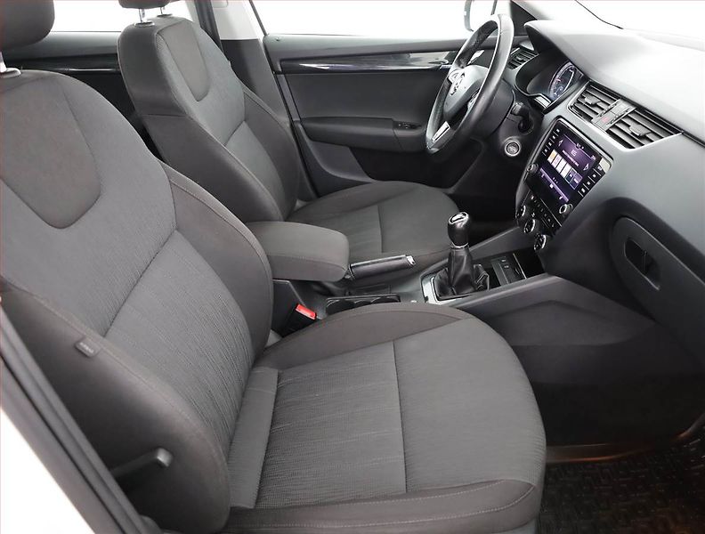 Škoda Octavia (2018) Style 1.6 TDI, Tempomat - fotka 7 z 20