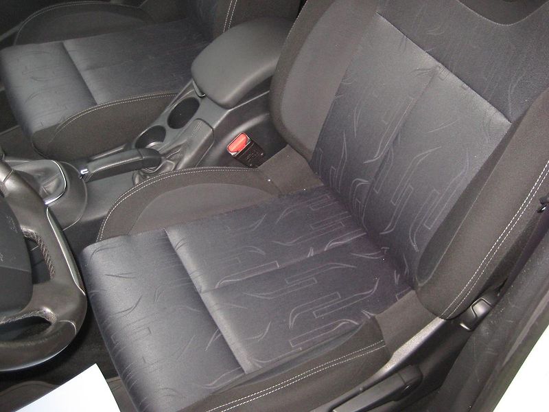 Citroën C4 1.6 HDi 84 kW 1maj. ČR DPH !!! - fotka 15 z 23