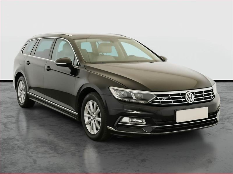Volkswagen Passat (2018) R-Line 2.0 TDI, Automat, Kůže - fotografie inzerátu
