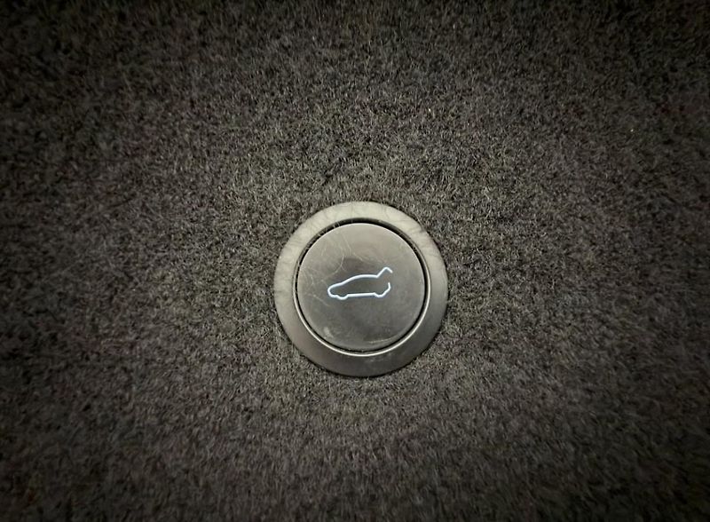 Tesla Model S LR AWD Vzduch Pano. Kam Yoke - fotka 30 z 35