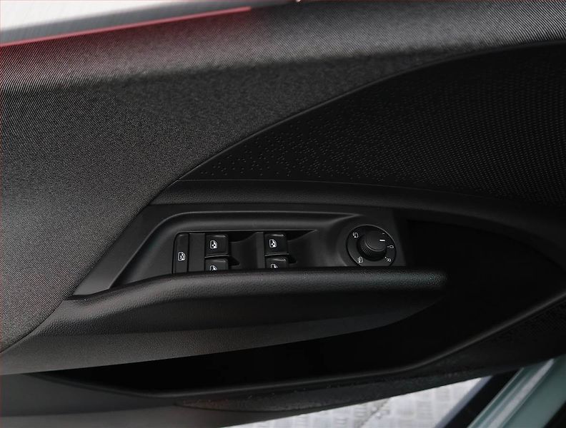 Škoda Enyaq (2022) 60 (62 kWh), SoH 93% - fotka 27 z 29