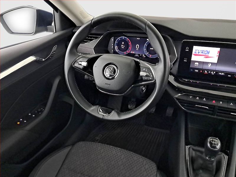 Škoda Octavia (2023) 2.0 TDI - fotka 7 z 16