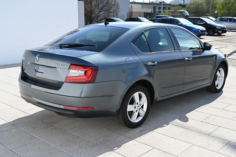 Škoda Octavia 1.6TDI 85KW DSG Clever 9/2018 - fotka 4 z 50