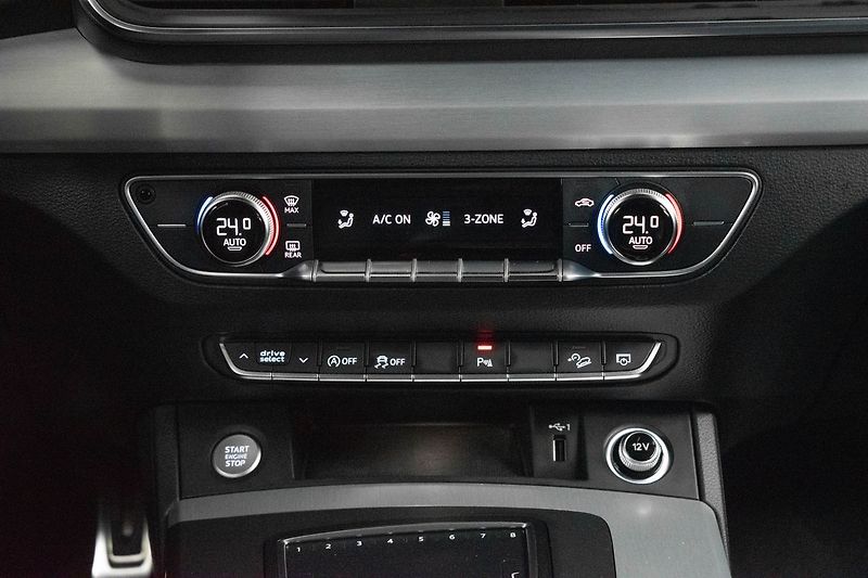 Audi Q5 40 TDI S-LINE* REZERVACE - fotka 20 z 38