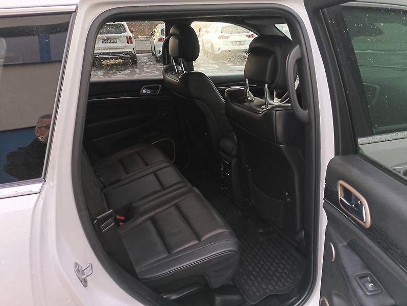Jeep Grand Cherokee (2016) - fotka 17 z 19