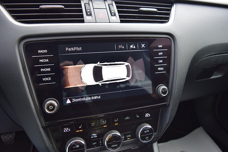 Škoda Octavia (2018) 1.4TSI 110kw AMBITION NAVI APP - fotka 23 z 47