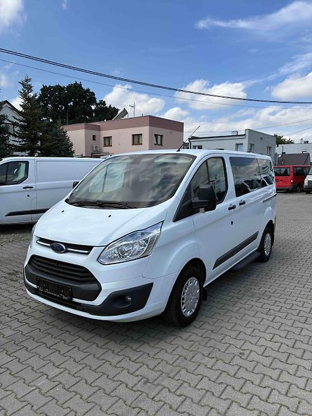 Ford Tourneo Custom (2015) Titanium L1-H1, KLIMA +TZ - fotka 2 z 15